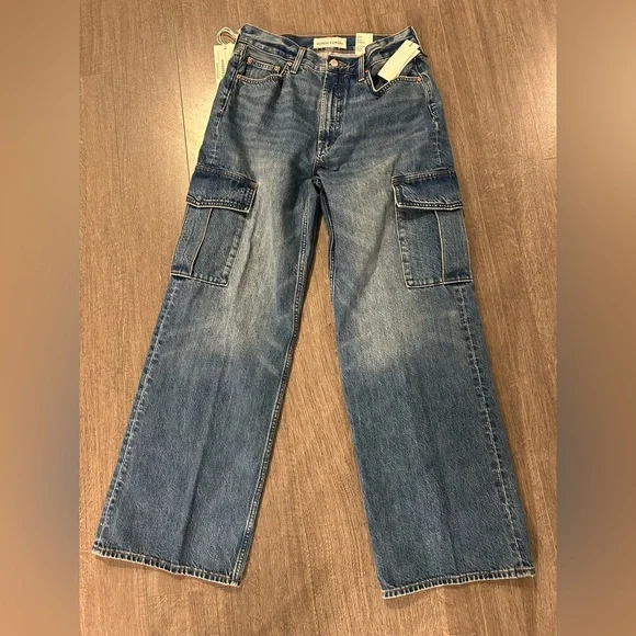 ✨Host pick✨Denim Forum Blue Flare Wide Leg Jeans size: W28 - Picture 5 of 9